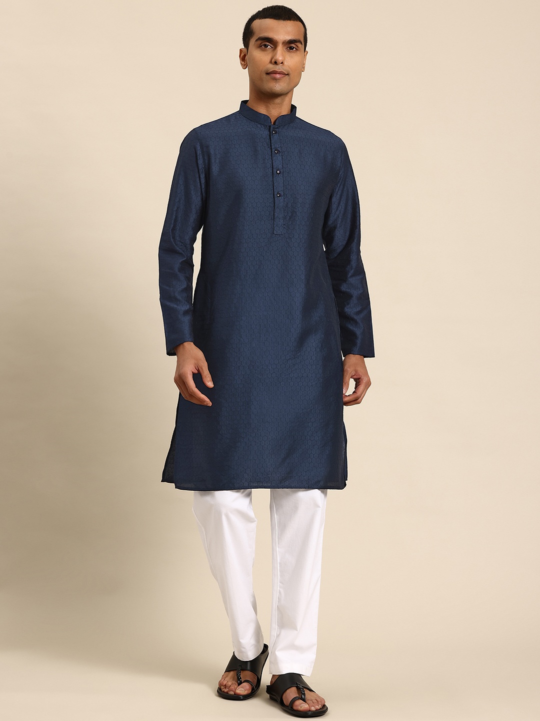 

Sayisha Men Geometric Embroidered Thread Work Kurta, Blue