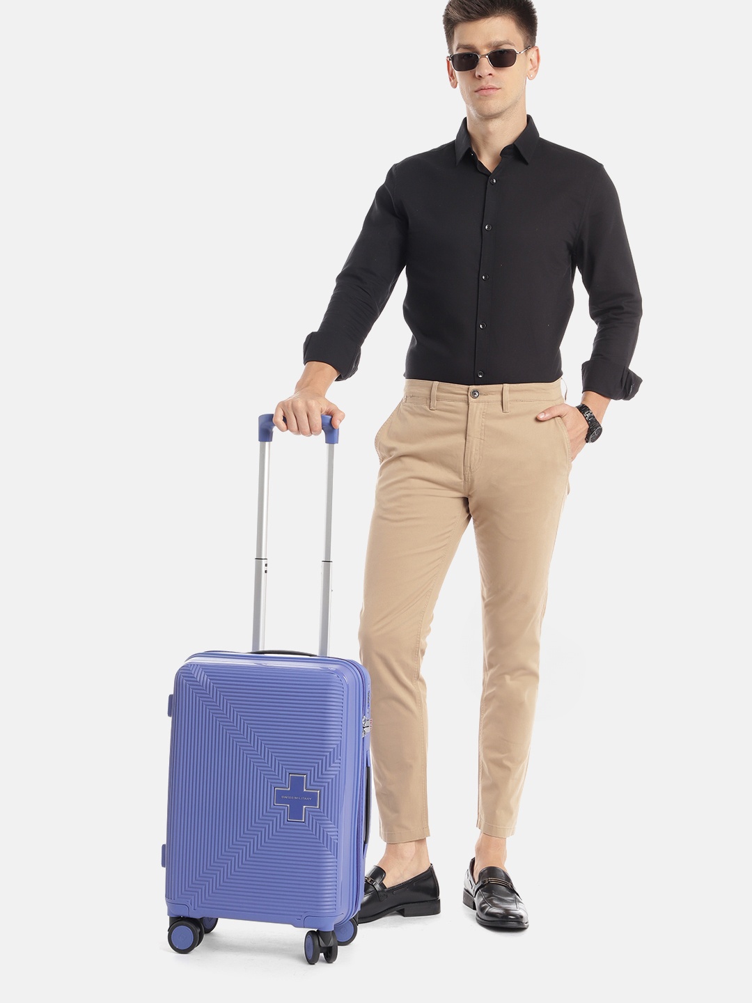 

SWISS MILITARY 360 Degree Rotation Hard-Sided Cabin-Sized Trolley Bag 52L, Blue