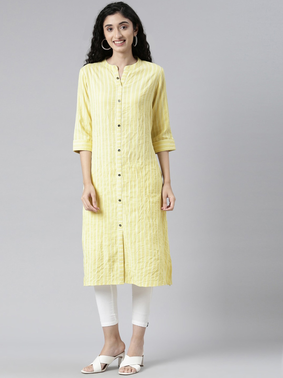 

Samhitas Striped Mandarin Collar Chanderi Cotton Dobby Weave Straight Kurta, Yellow