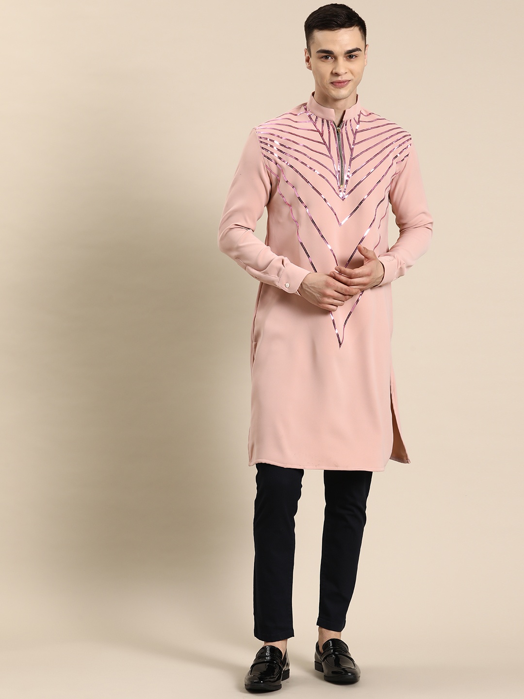 

Sayisha Men Geometric Woven Design Kurta, Pink