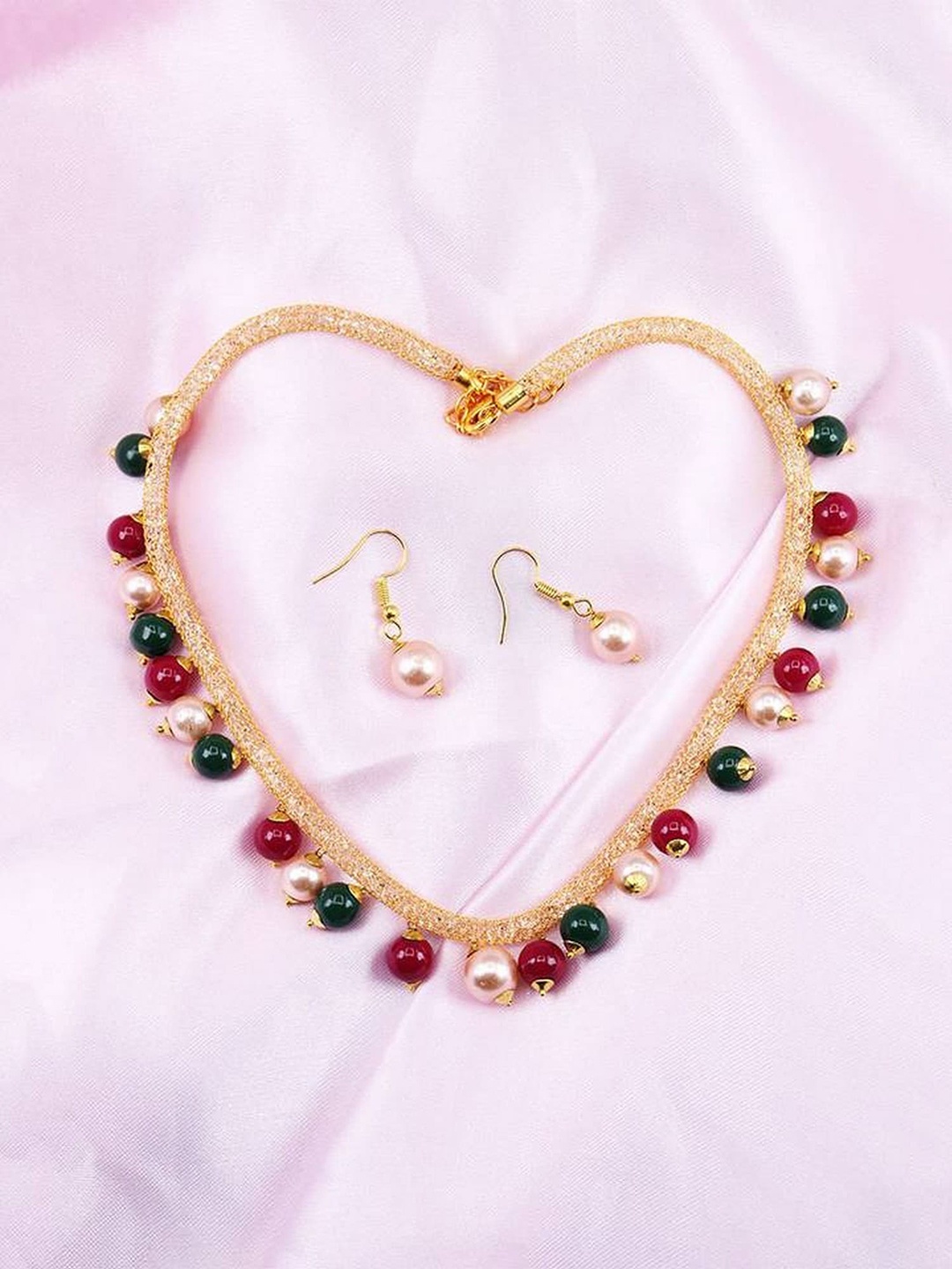 

Mirraw Gold-Plated Pearls Beaded Jewellery Set