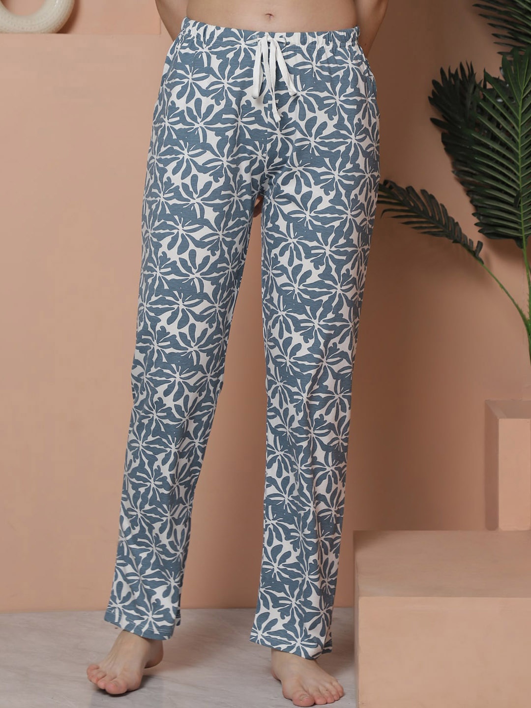 

Kanvin Women Floral Printed Mid-Rise Pure Cotton Lounge Pants, Blue