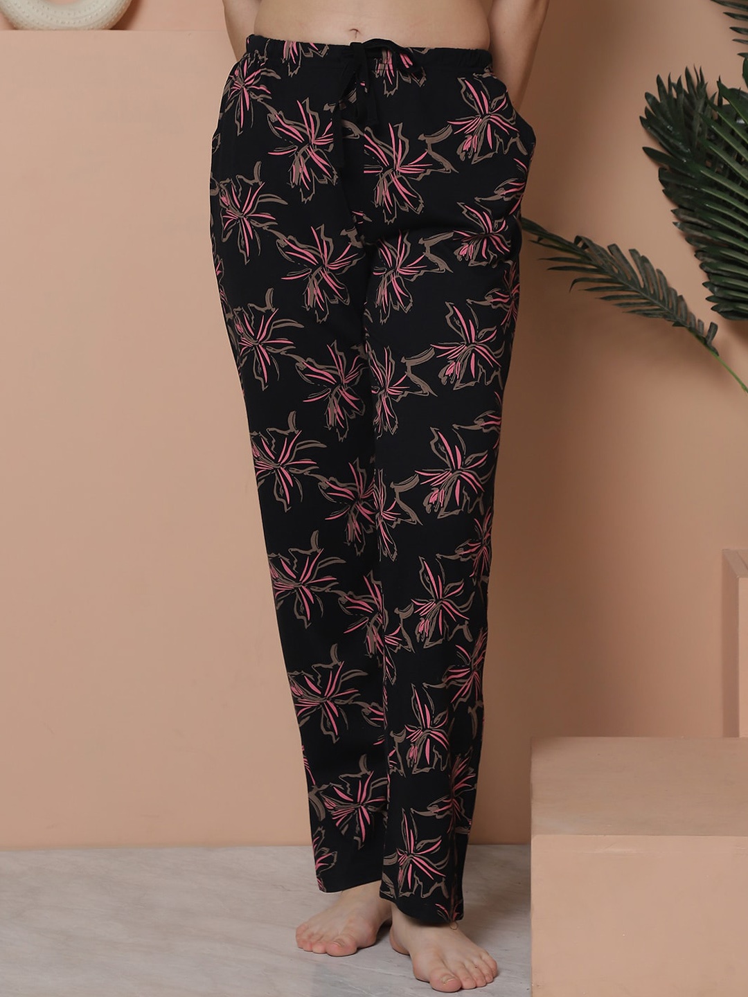 

Kanvin Women Printed Pure Cotton Lounge Pants, Black