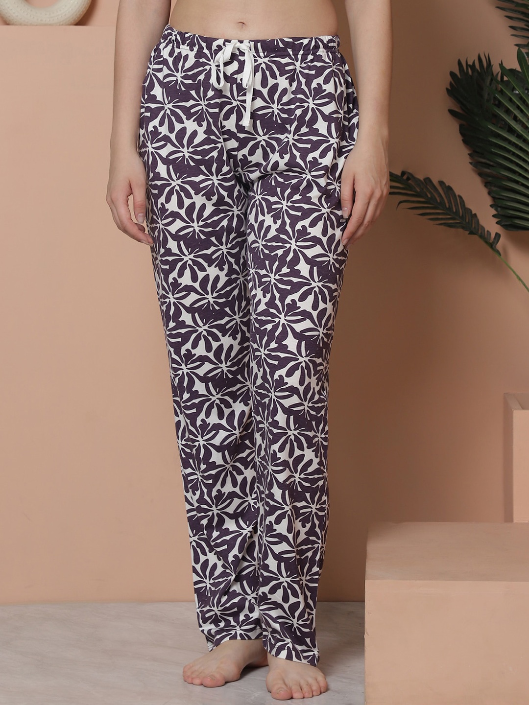 

Kanvin Women Printed Mid-Rise Pure Cotton Lounge Pants, Purple