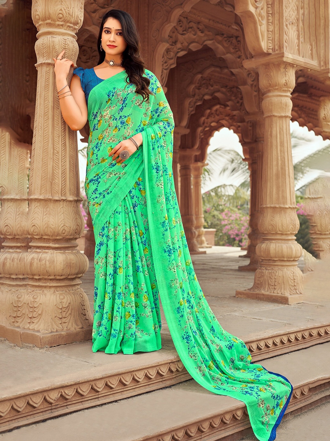 

Reboot Fashions Floral Printed Pure Chiffon Saree, Green