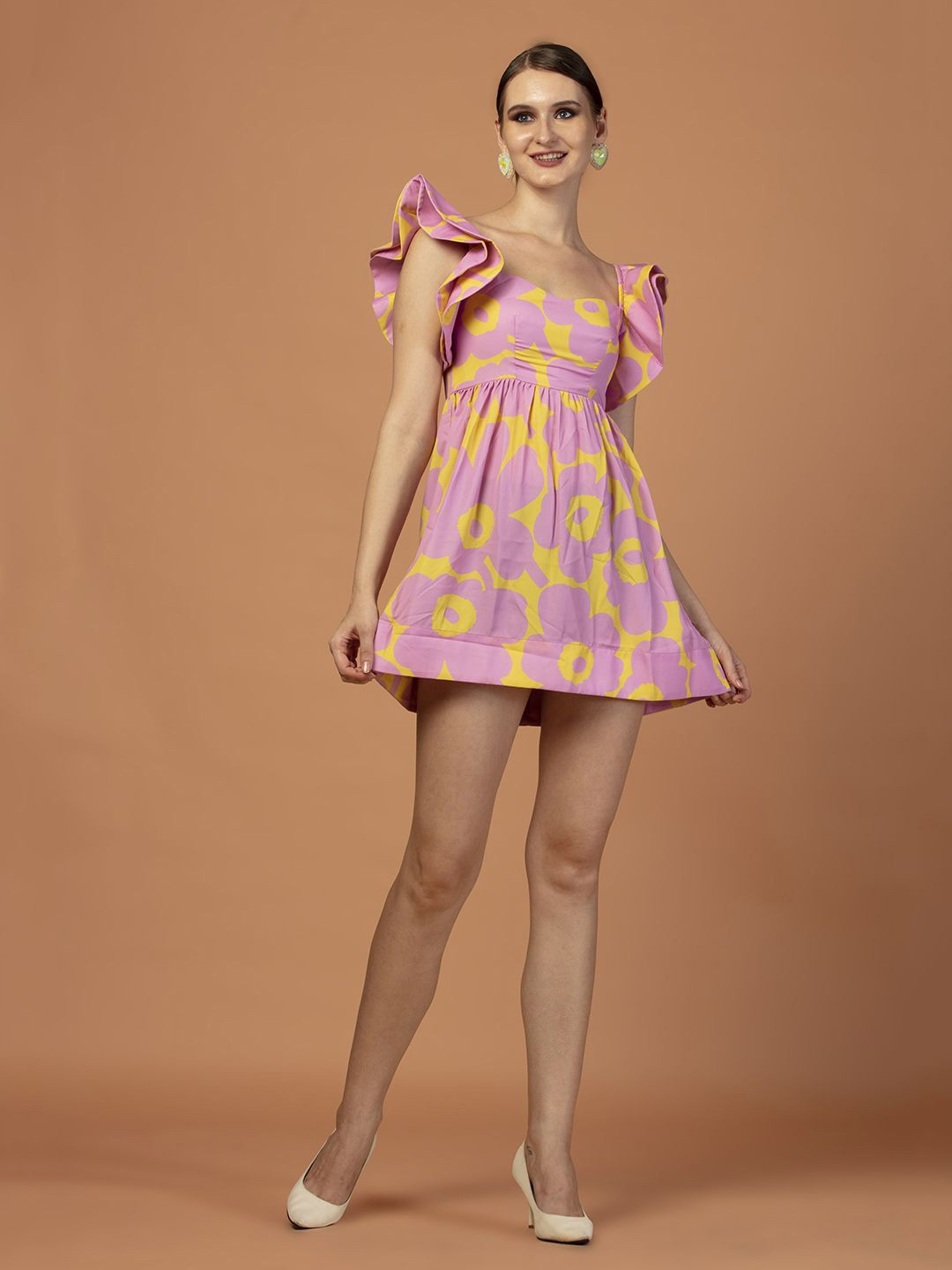 

De Novoo Floral Printed Square Neck Flared Sleeves Fit & Flare Mini Dress, Pink