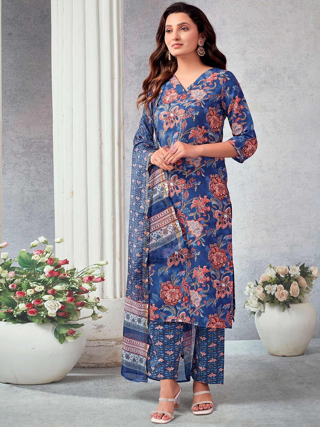 

KALINI Floral Printed Regular Kurta with Trousers & Dupatta, Navy blue