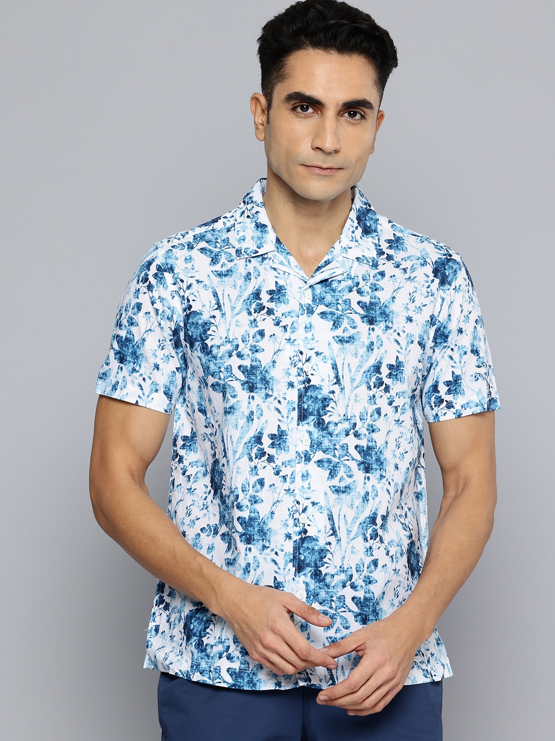 

Indian Terrain Chiseled Cotton Casual Shirt, Blue