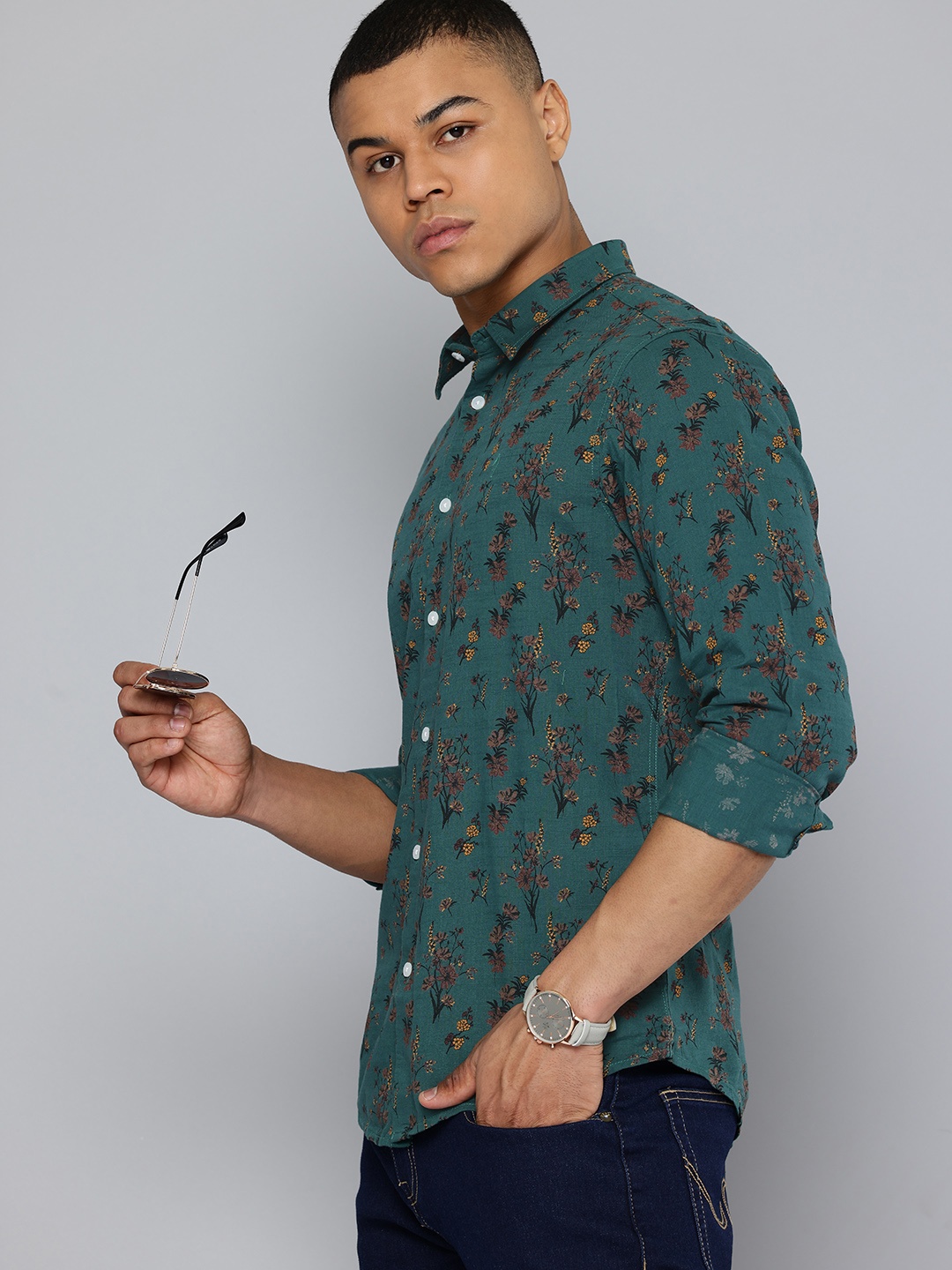 

Indian Terrain Chiseled Skinny Fit Floral Printed Casual Shirt, Green