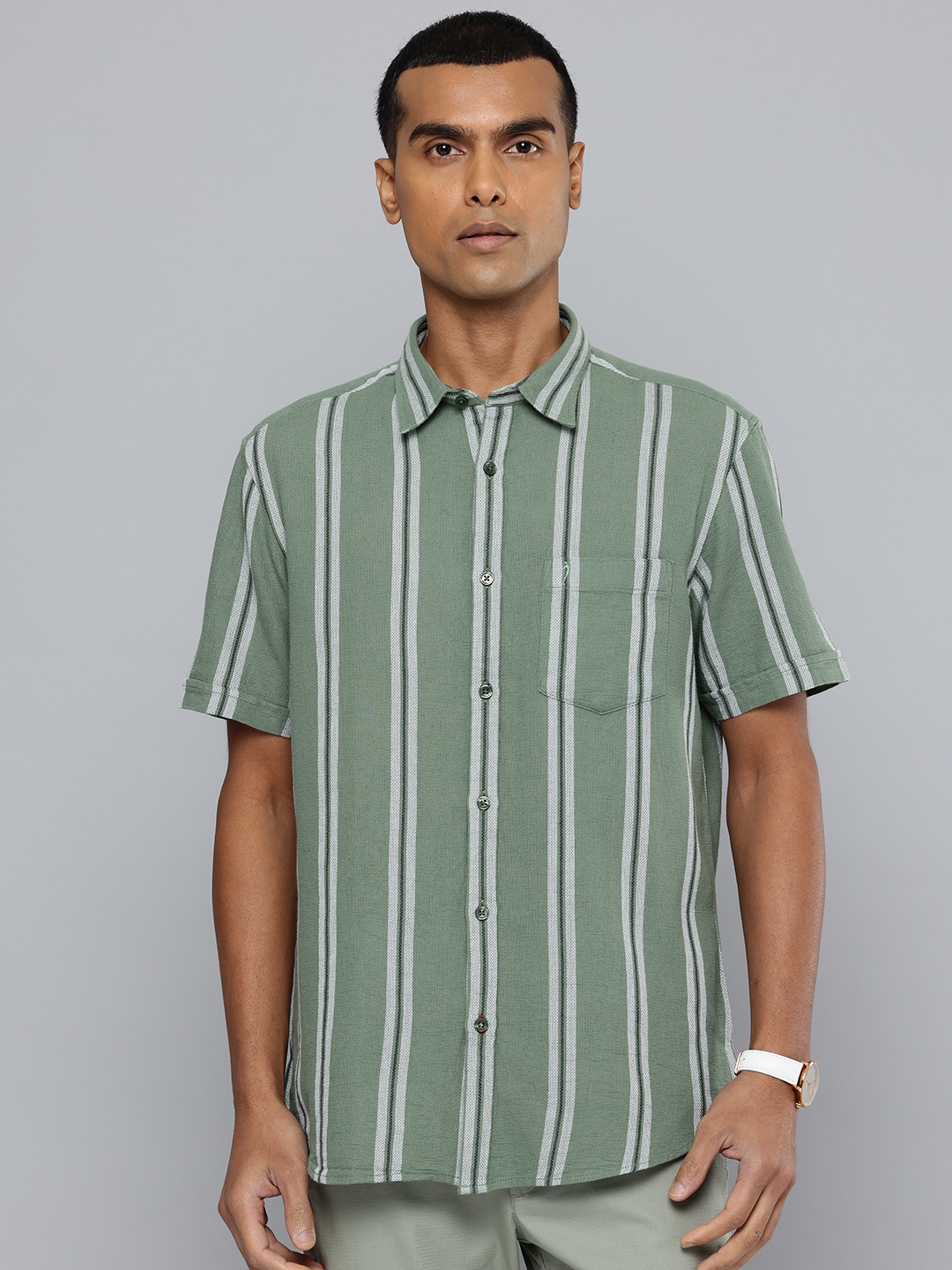 

Indian Terrain Men Classic Slim Fit Opaque Striped Casual Shirt, Green