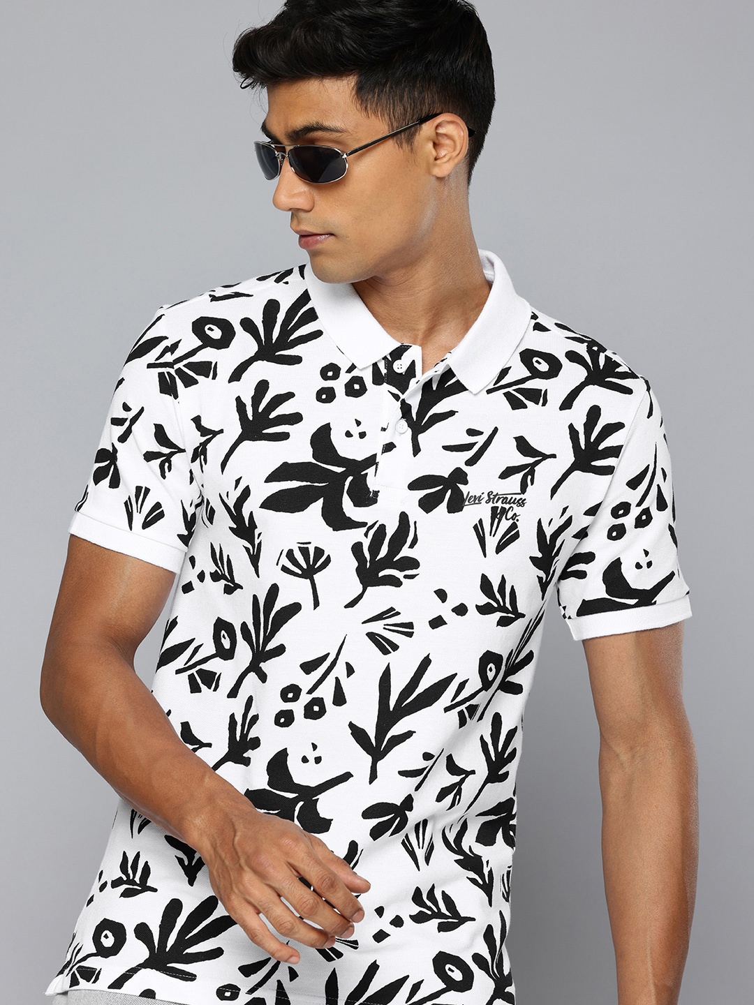 

Levis Floral Printed Polo Collar Pure Cotton T-shirt, White