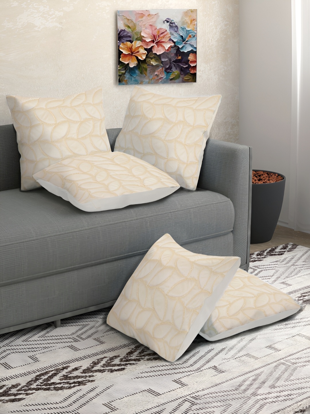 

FABINALIV Cream-Coloured & Gold-Toned 5 Pieces Floral Square Cushion Covers