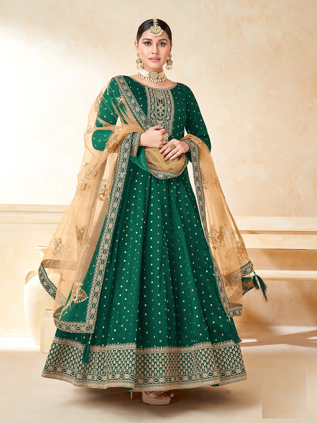 

Fashionuma Ethnic Motifs Sequinned Embroidered Semi-Stitched Dress Material, Green