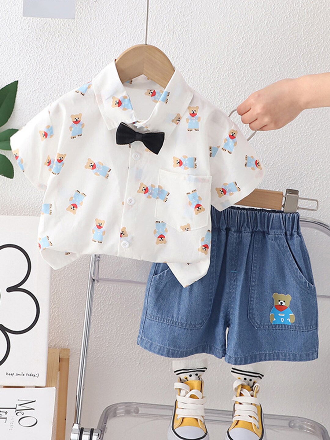 

INCLUD Boys Shirt Collar Short Sleeves Printed Shirt with Shorts, White