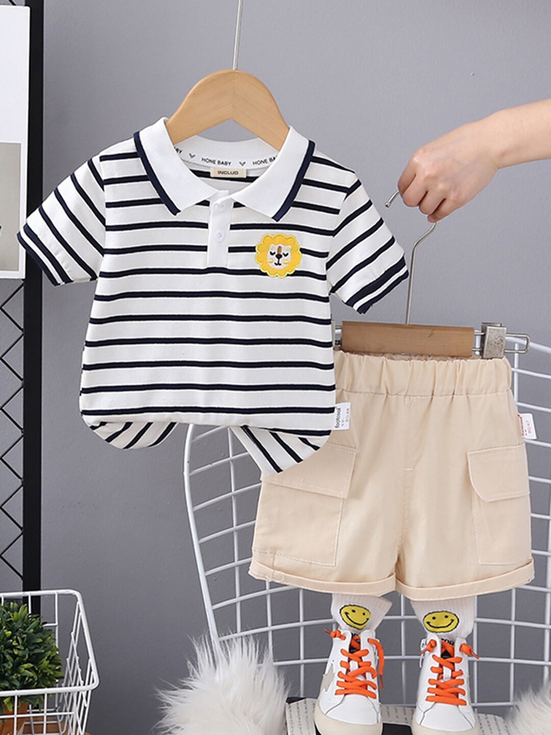 

INCLUD Boys Striped T-shirt with Shorts, White