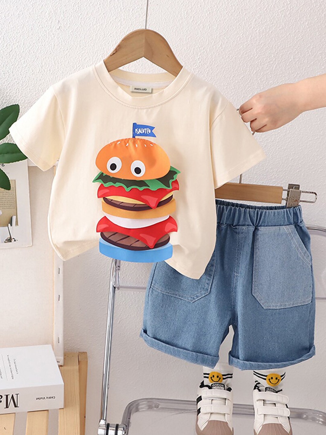 

INCLUD Boys Printed T-shirt With Denim Short, Off white