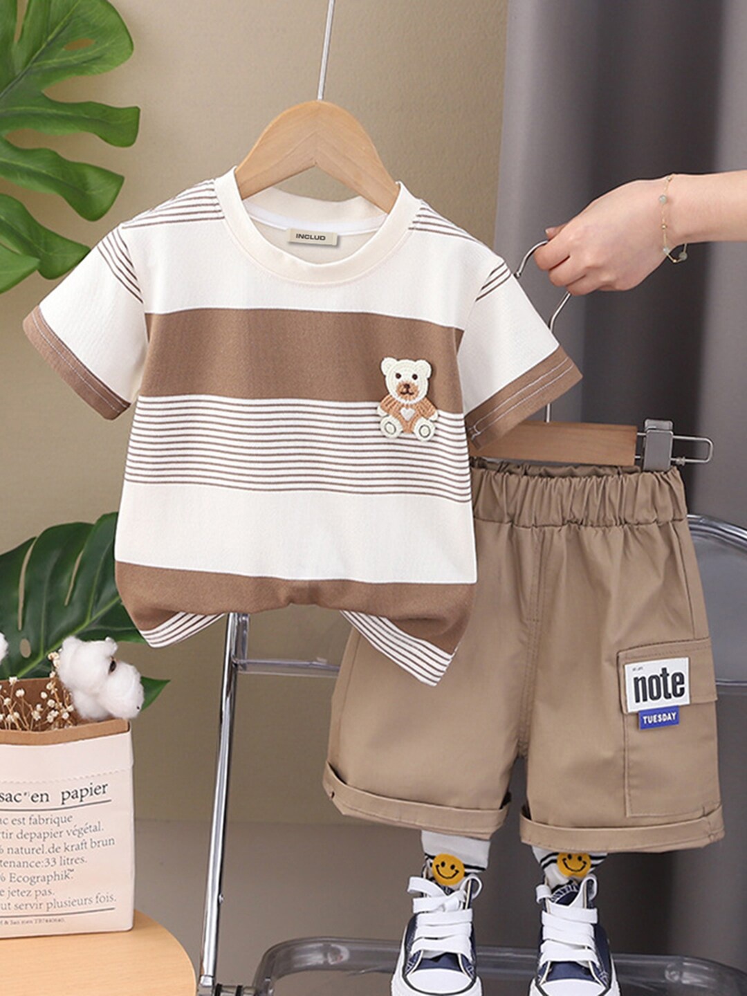 

INCLUD Boys Striped Round Neck T-shirt With Short, Brown