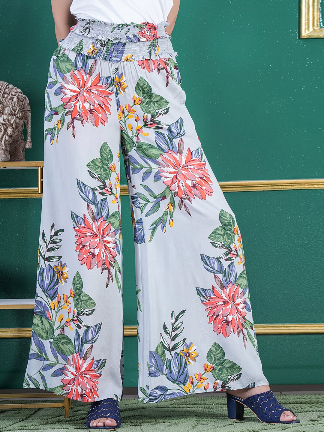

DEBONATELLA Floral Printed Flared Palazzos, Grey