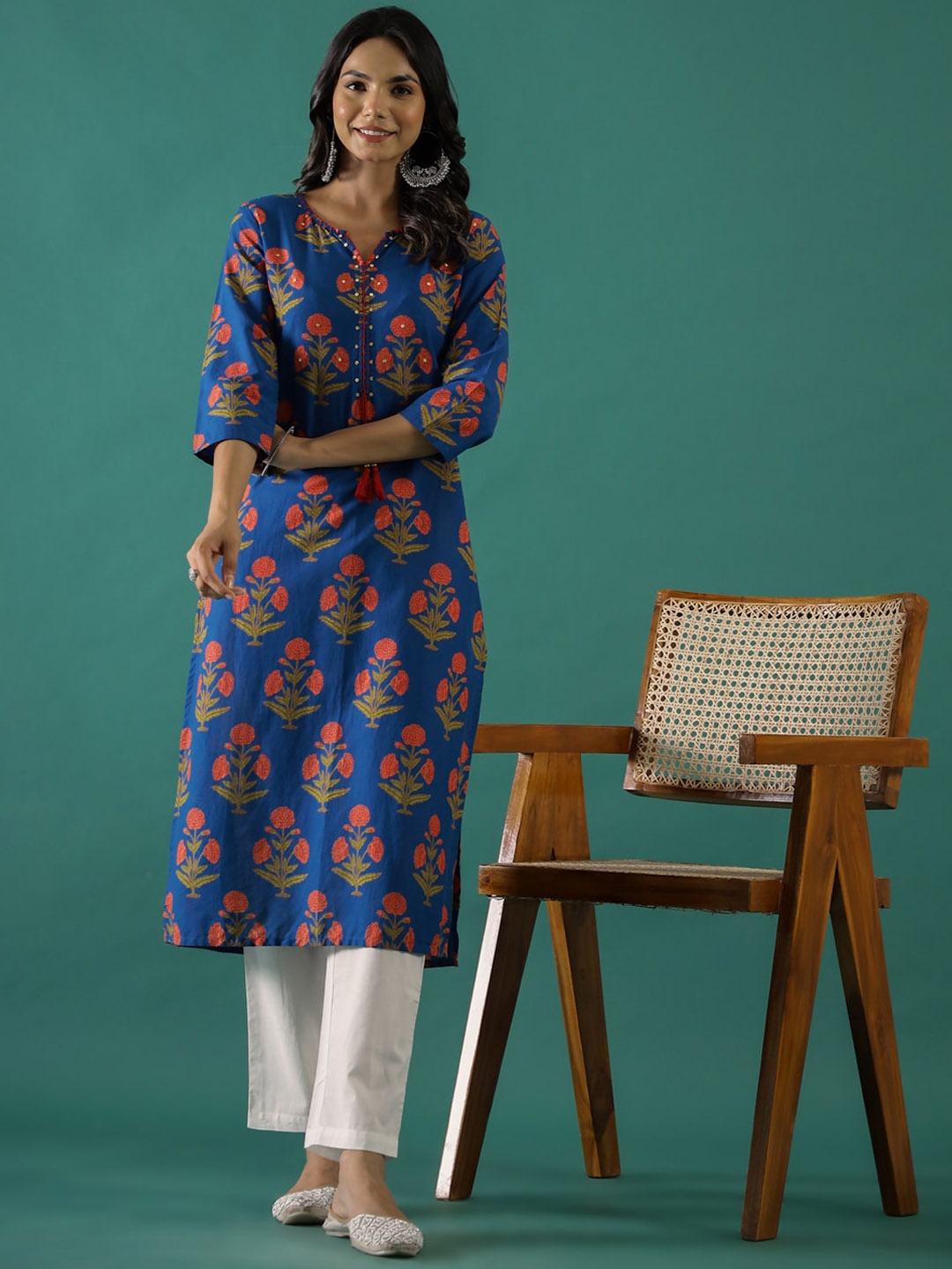 

Sangria Floral Printed Pure Cotton Straight Kurta & Trousers, Blue