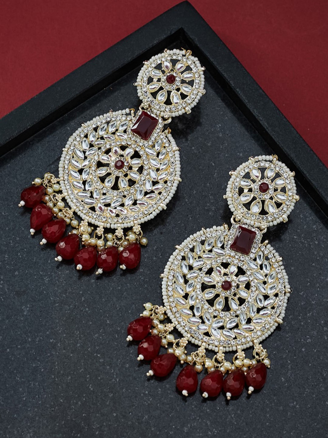 

ATIBELLE Gold-Plated Kundan-Studded & Beaded Contemporary Chandbalis