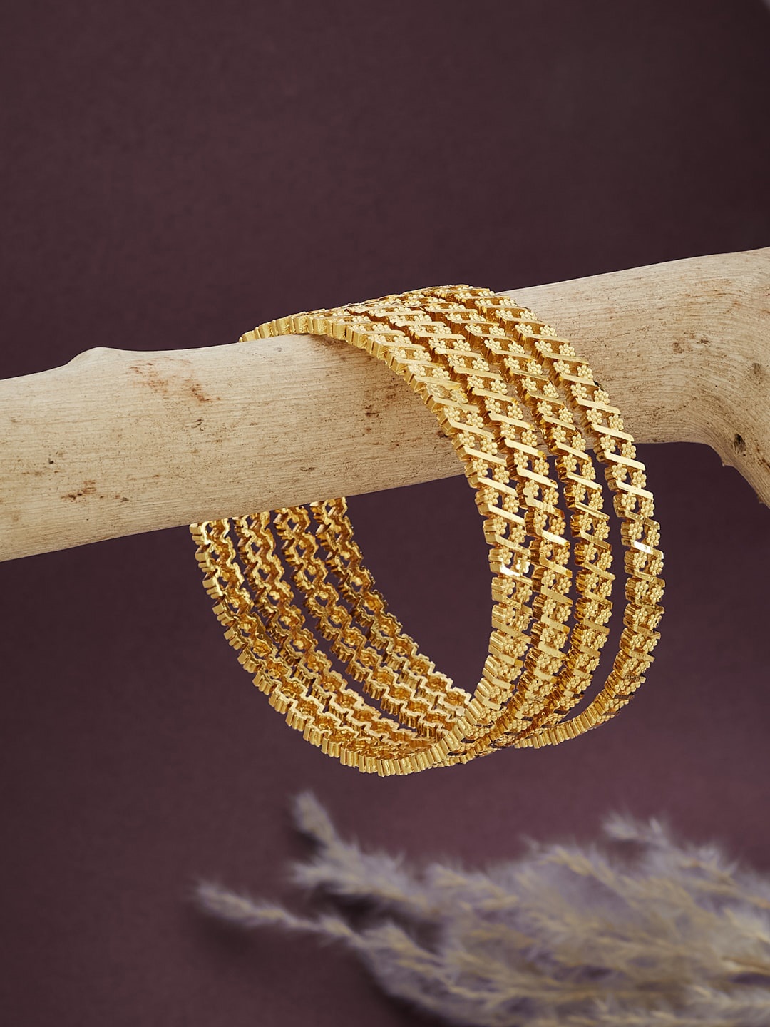 

ATIBELLE Set Of 4 Gold-Plated Bangles