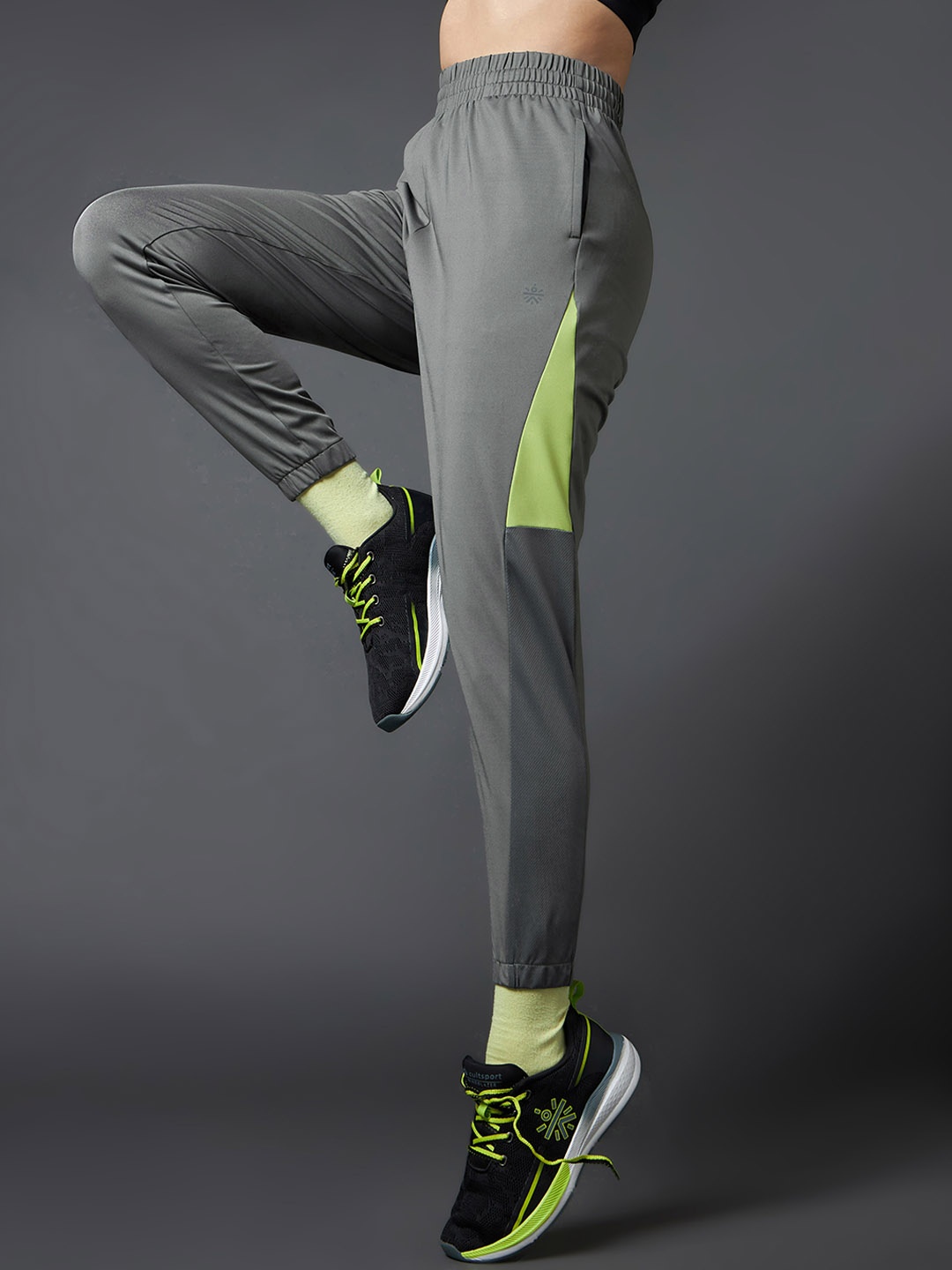 

CULT Women Colorblocked Mid-Rise Sports Joggers, Grey
