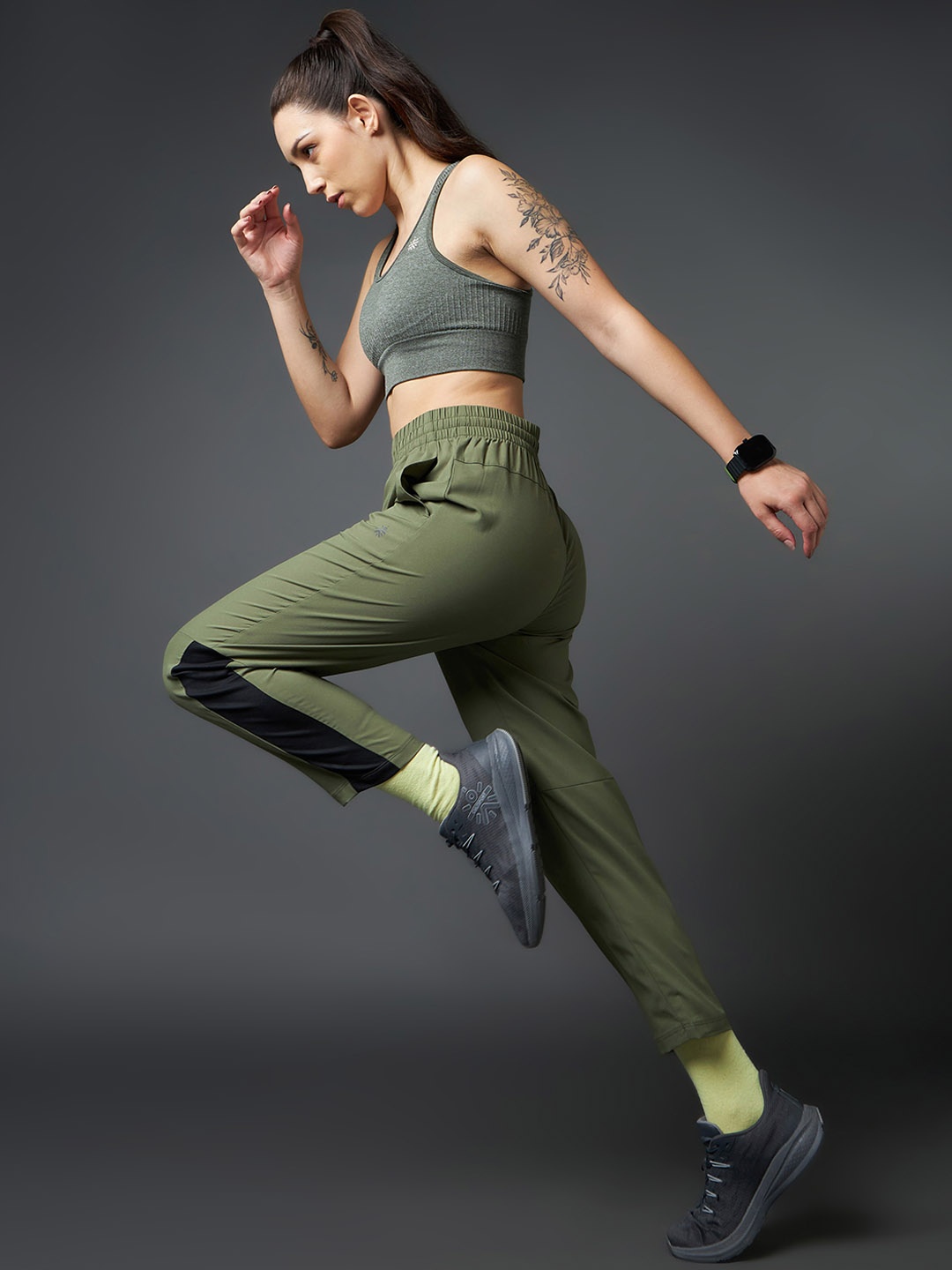 

CULT Women Mid-Rise Track Pant, Olive
