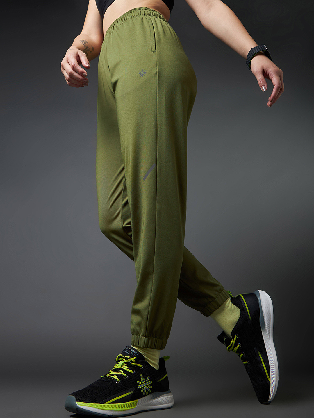

CULT Women Moisture-wicking Mid-Rise Joggers, Olive