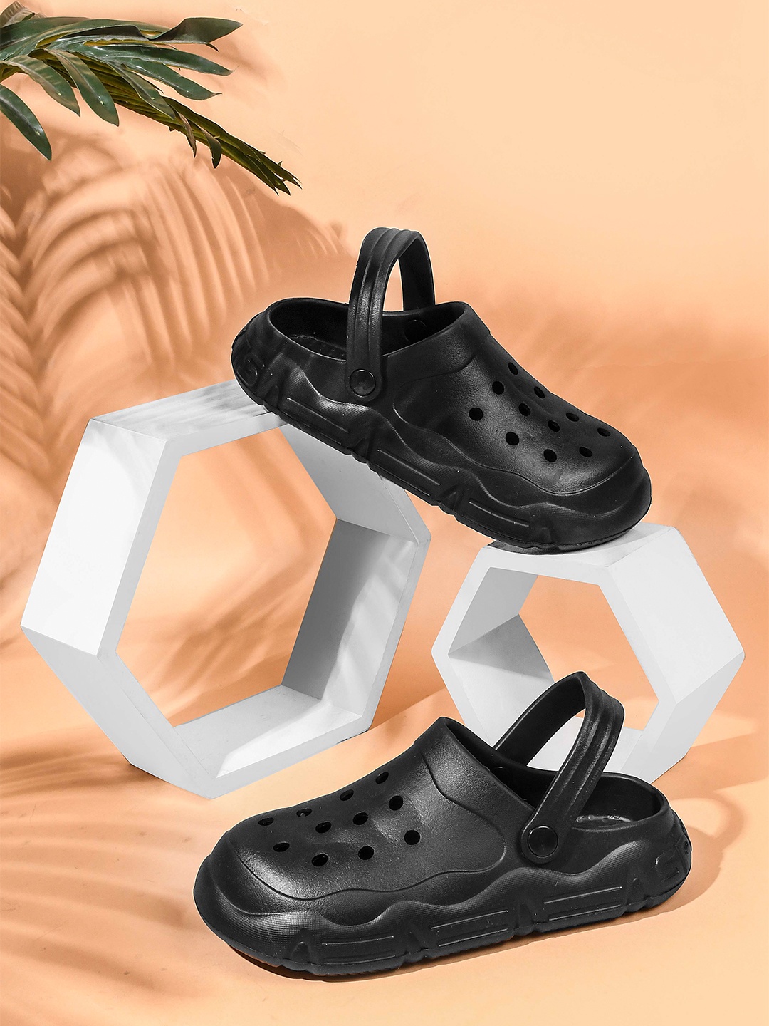 

The Roadster Lifestyle Co. Men Self Design Clogs, Black
