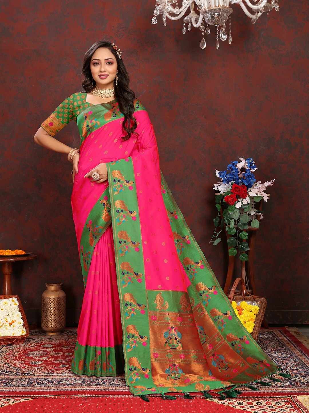 

VEDANT VASTRAM Ethnic Motifs Woven Design Saree, Pink