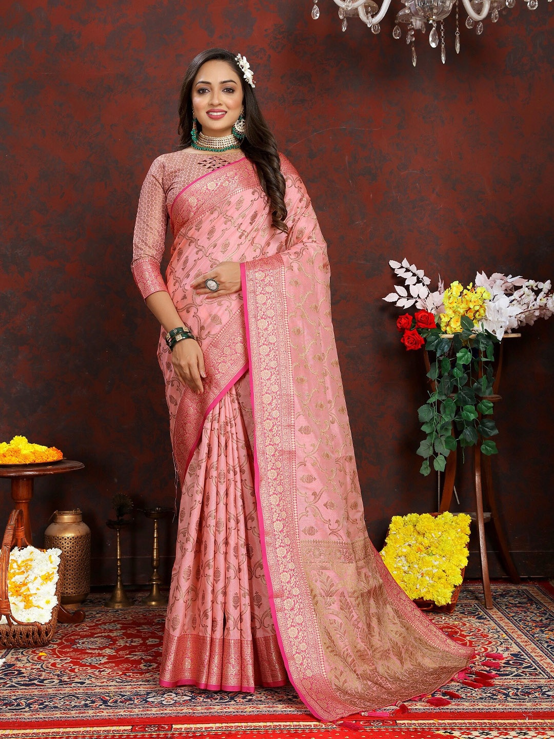VEDANT VASTRAM Woven Design Zari Saree, Pink