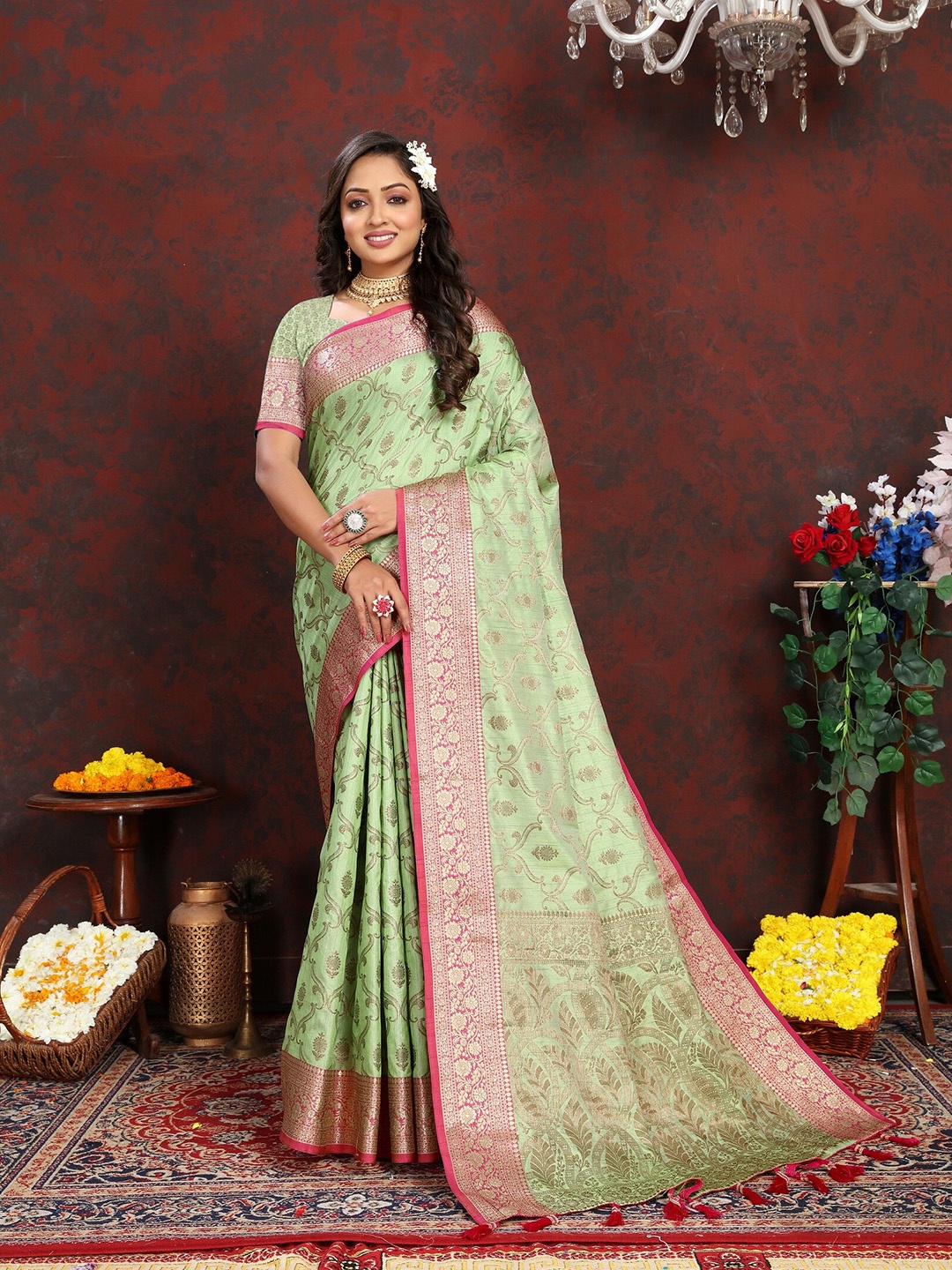

VEDANT VASTRAM Ethnic Motifs Woven Design Zari Banarasi Saree, Green