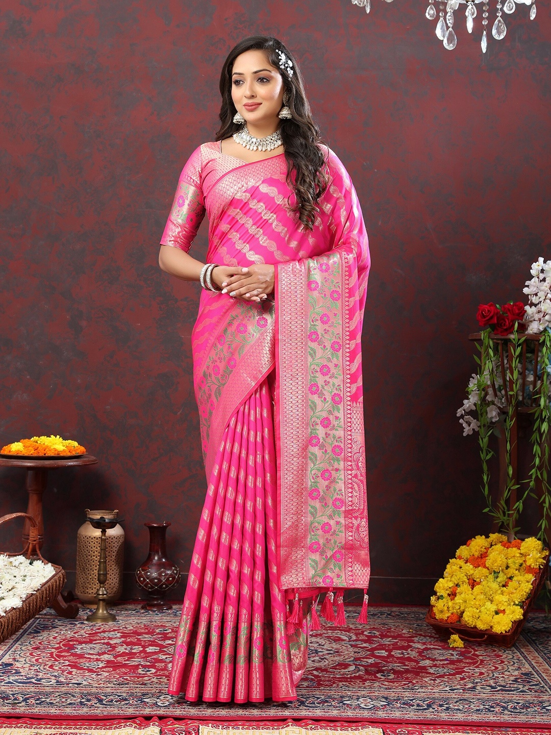 VEDANT VASTRAM Floral Woven Design Zari Kanjeevaram Saree, Pink