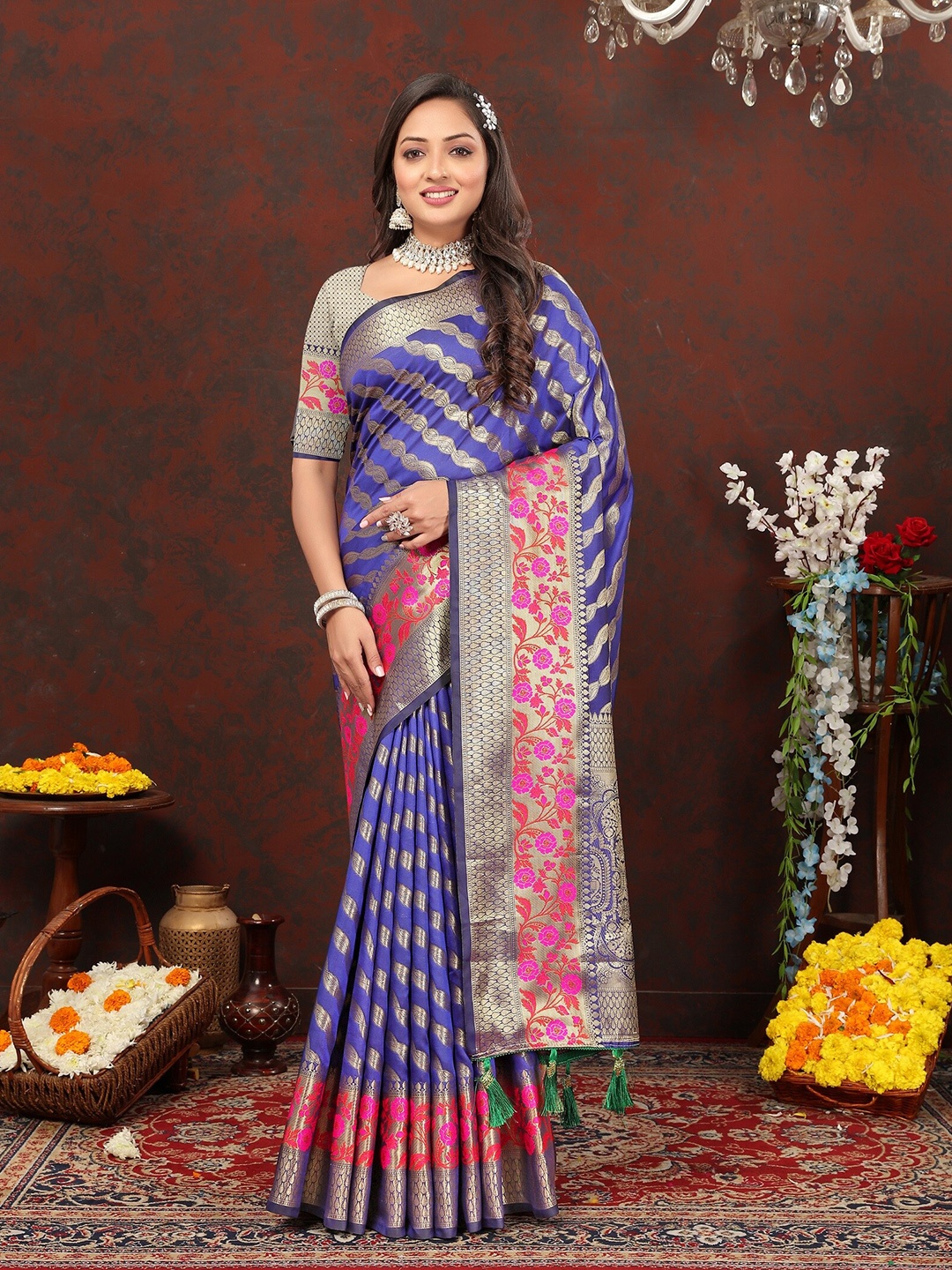 

VEDANT VASTRAM Woven Design Zari Saree, Blue