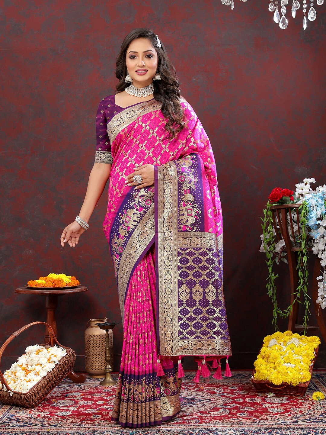 

VEDANT VASTRAM Ethnic Motifs Zari Patola Saree, Pink