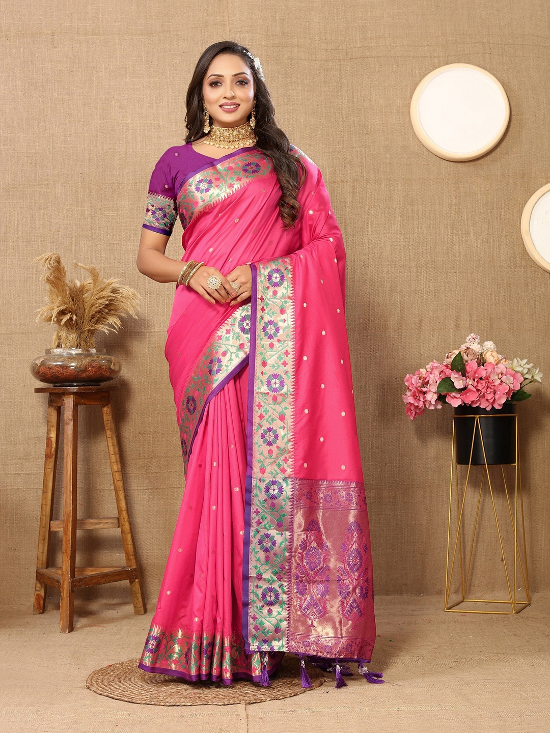 VEDANT VASTRAM Ethnic Motifs Woven Design Saree, Pink
