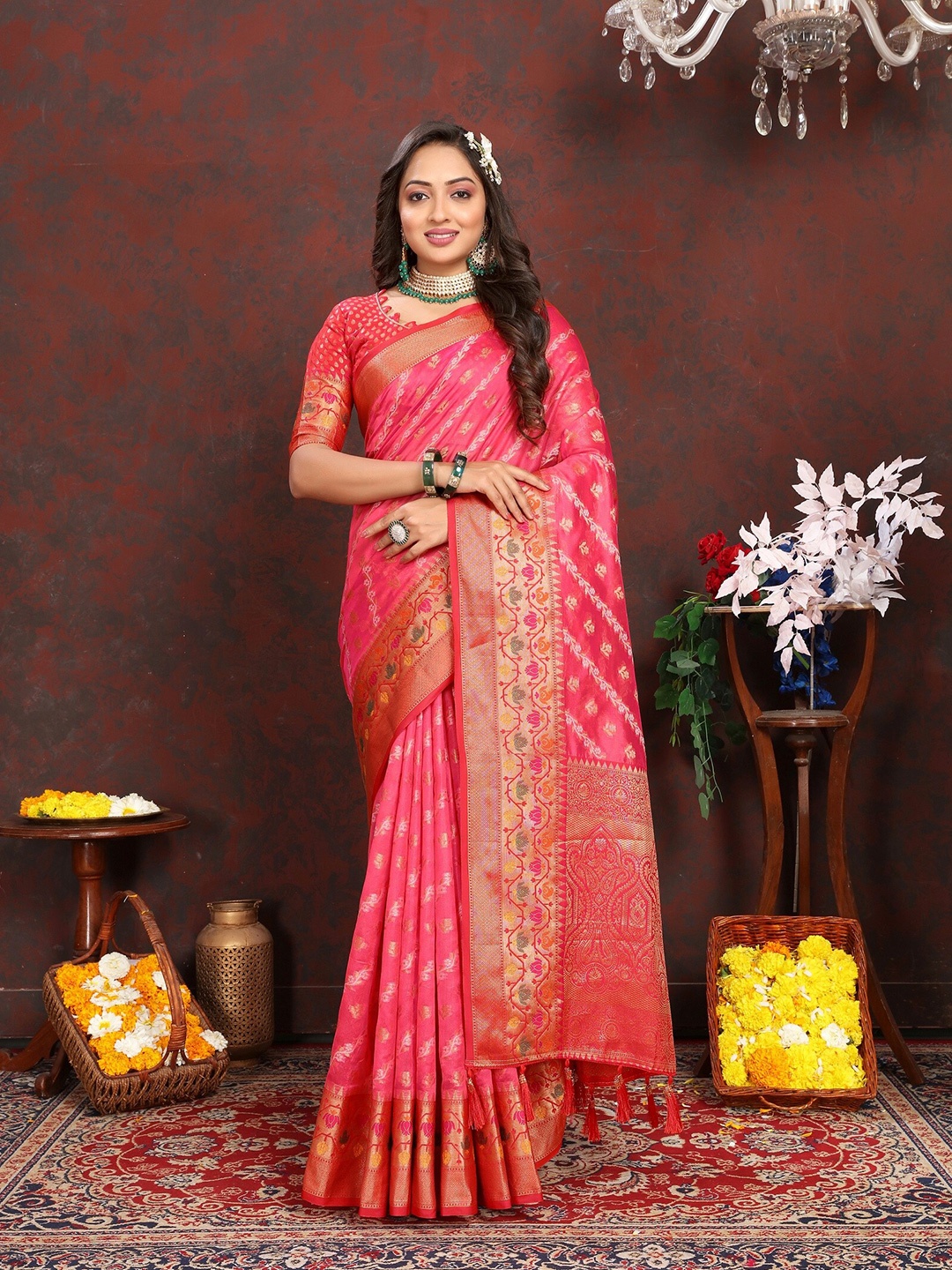 

VEDANT VASTRAM Floral Woven Design Zari Organza Kanjeevaram Saree, Peach