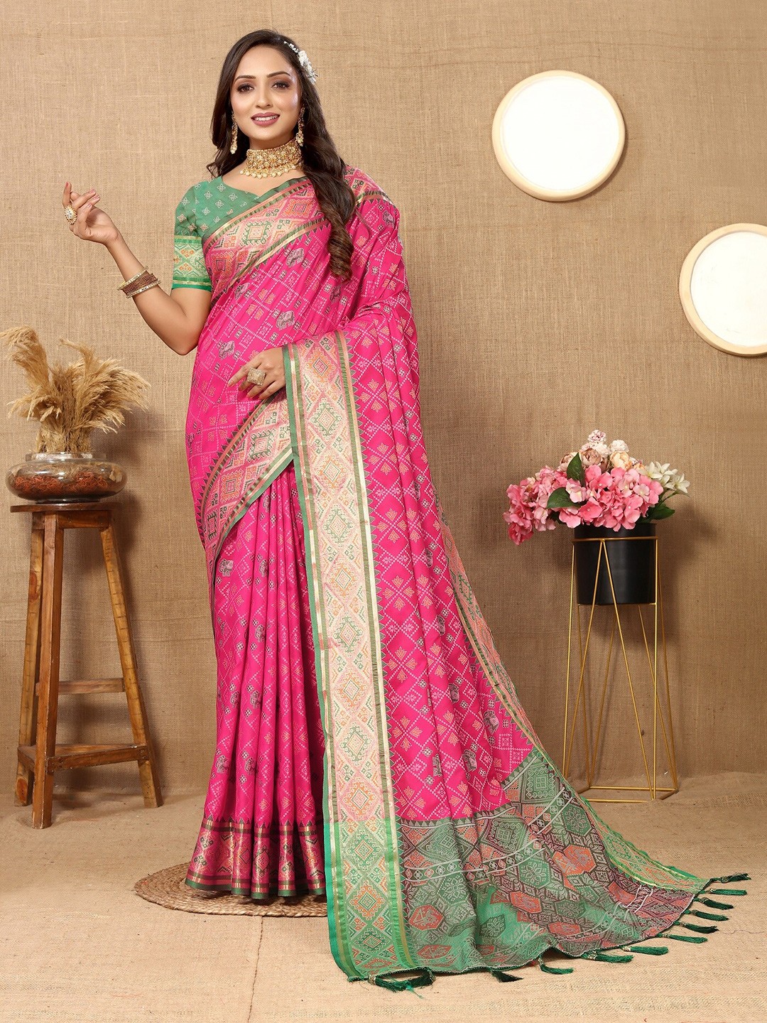 

VEDANT VASTRAM Woven Design Zari Kanjeevaram Saree, Pink