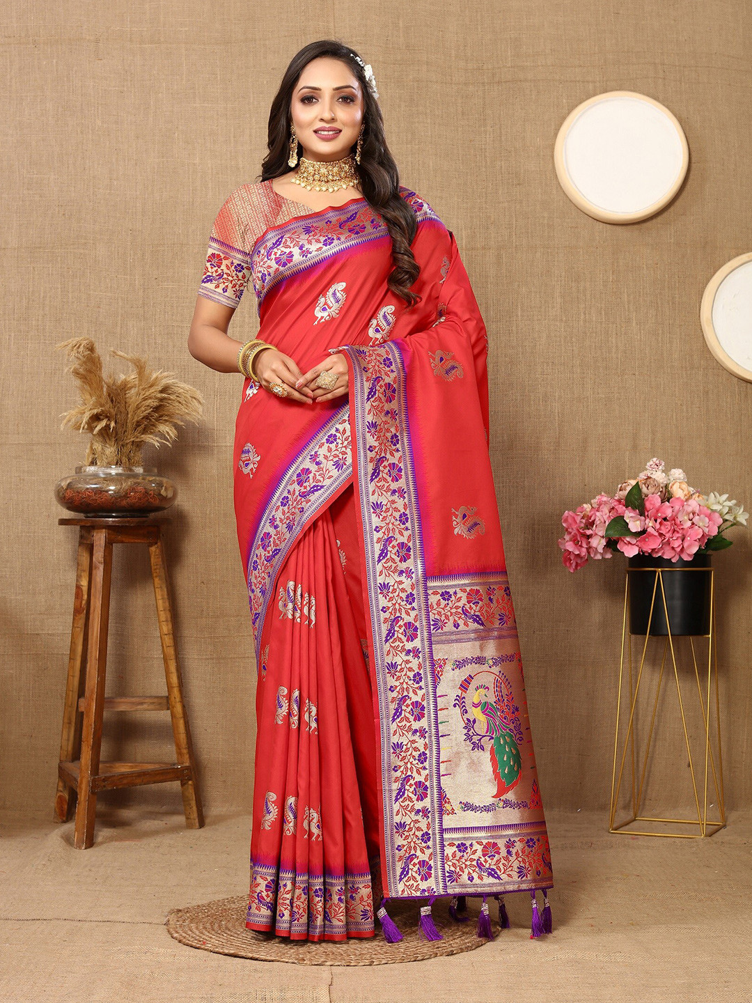 

VEDANT VASTRAM Ethnic Motifs Woven Design Zari Paithani Saree, Red