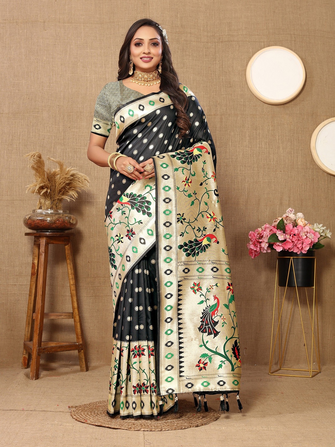 

VEDANT VASTRAM Ethnic Motifs Woven Design Zari Paithani Saree, Black