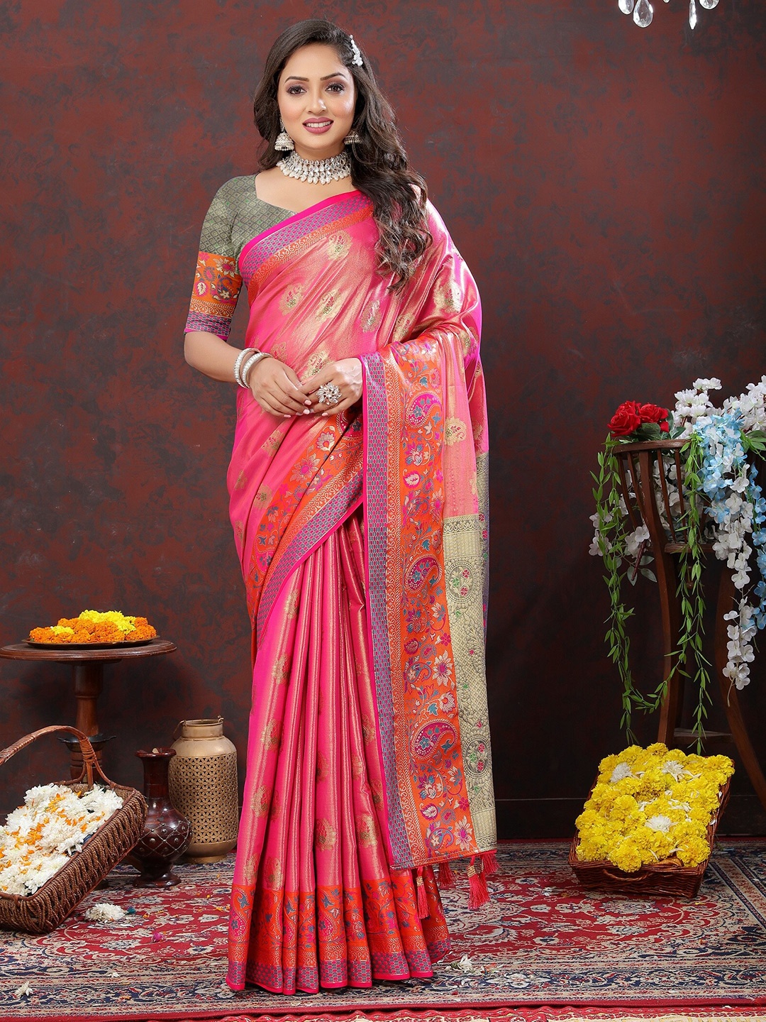 VEDANT VASTRAM Woven Design Ethnic Motifs Zari Saree, Pink