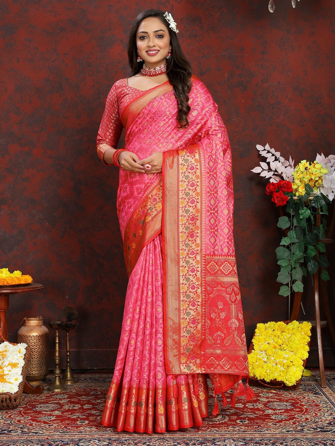 

VEDANT VASTRAM Ethnic Motifs Woven Design Zari Organza Saree, Peach