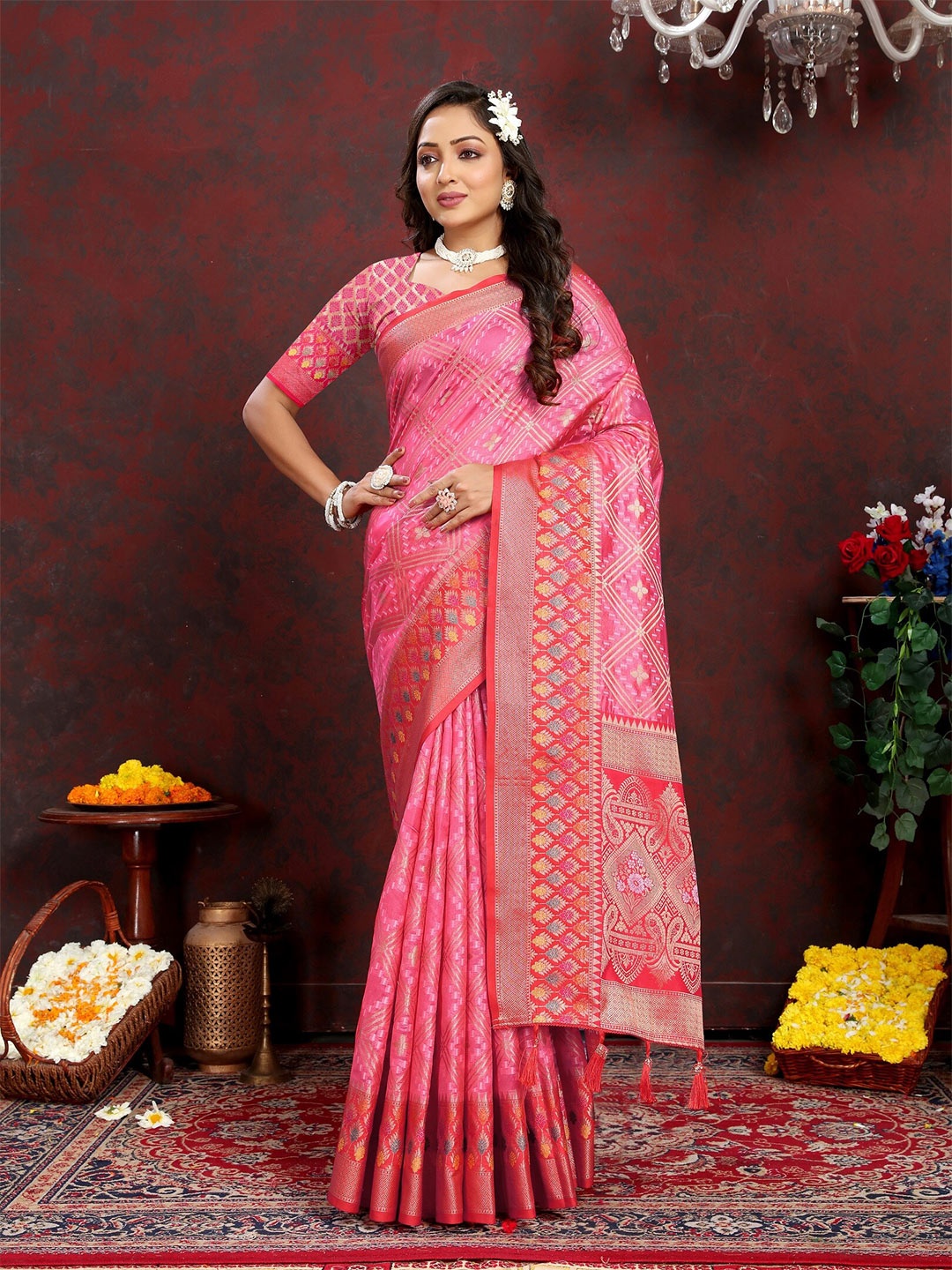 

VEDANT VASTRAM Ethnic Motifs Woven Design Zari Organza Kanjeevaram Saree, Pink