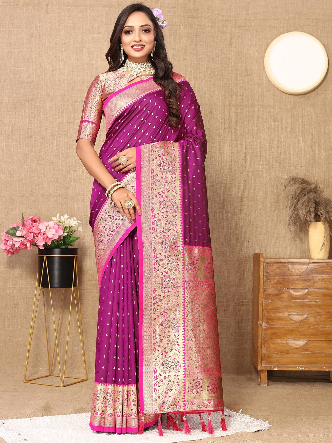 

VEDANT VASTRAM Ethnic Motifs Zari Kanjeevaram Saree, Purple