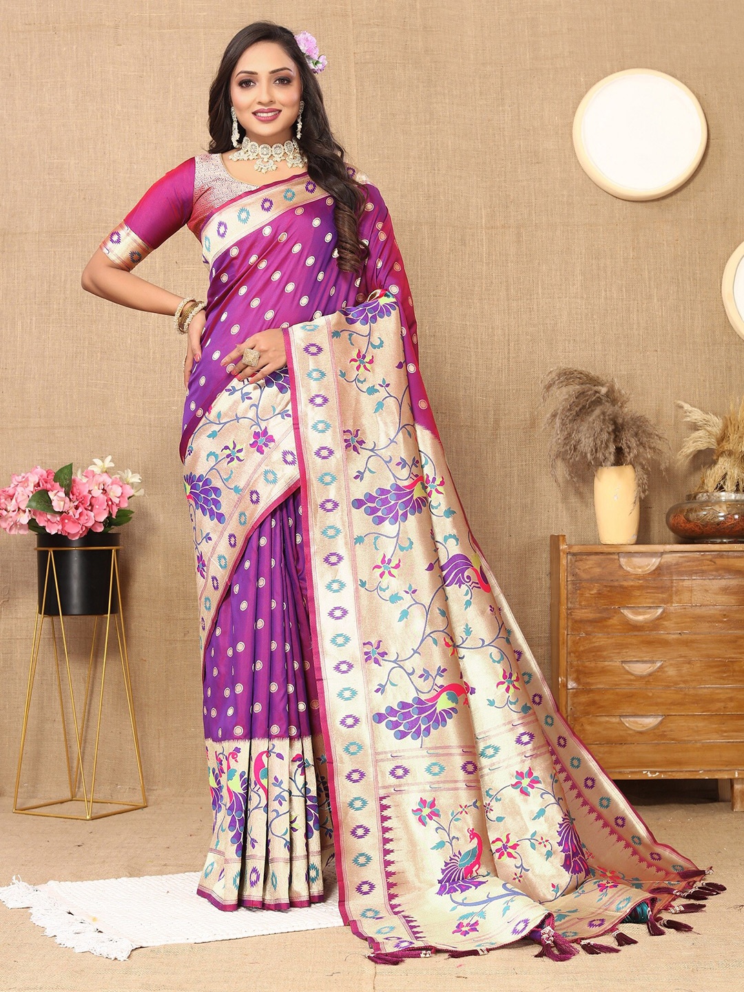 

VEDANT VASTRAM Woven Design Ethnic Motifs Zari Paithani Saree, Purple