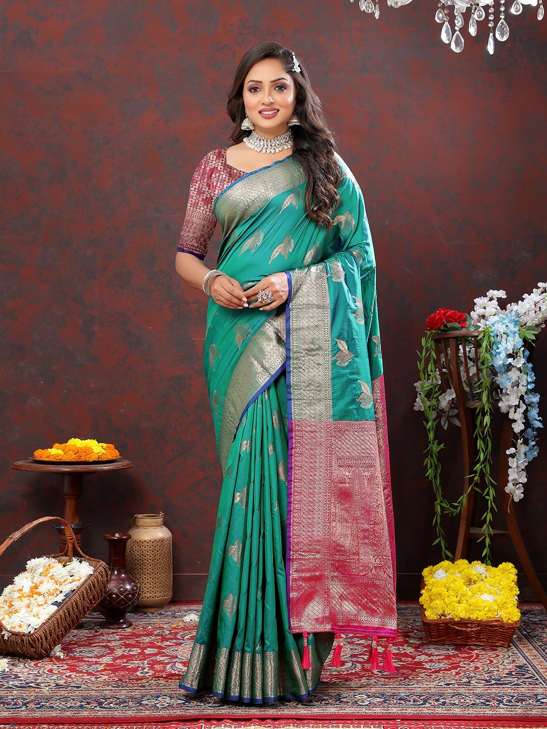 

VEDANT VASTRAM Woven Design Zari Saree, Sea green