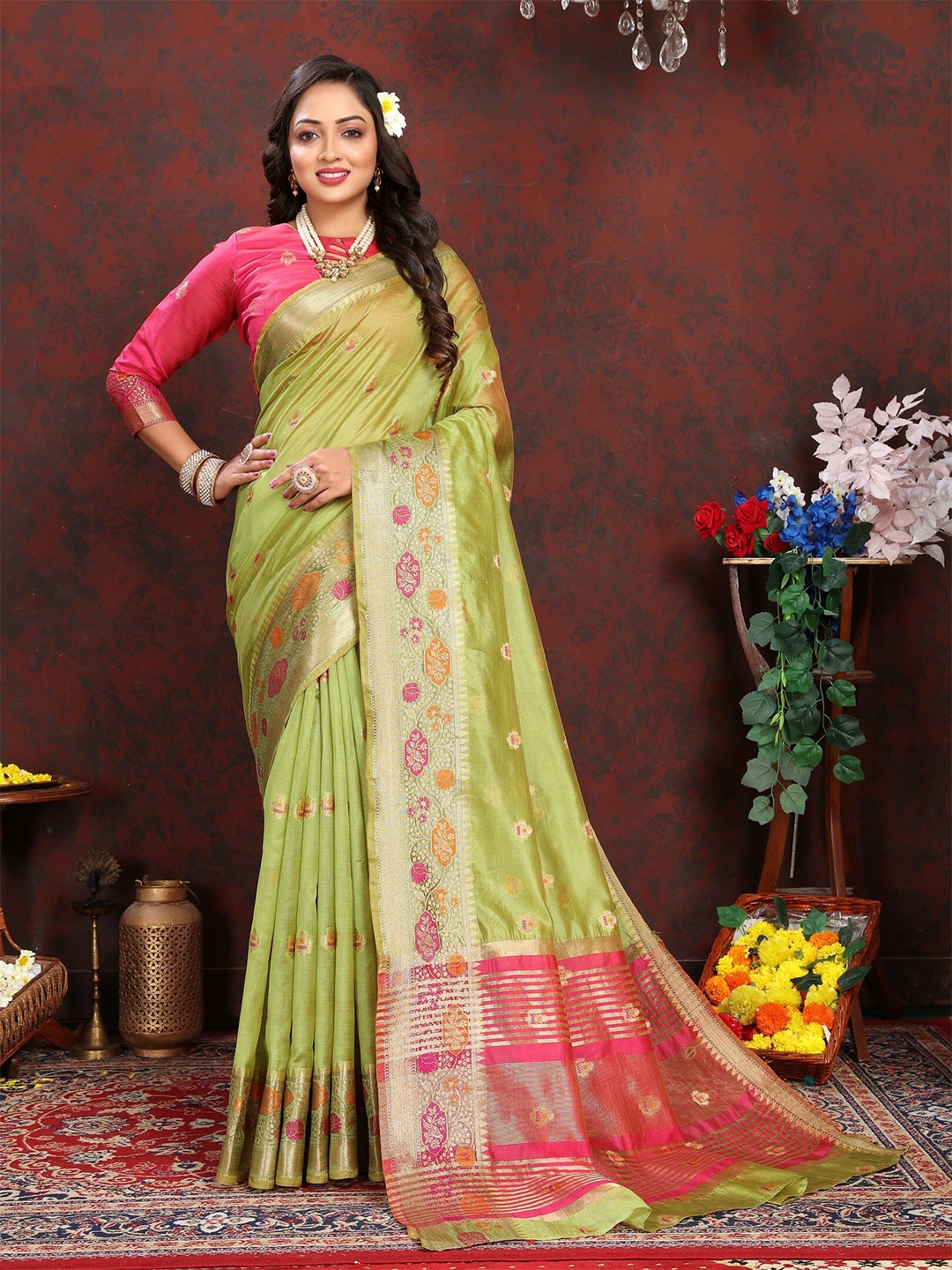 

VEDANT VASTRAM Ethnic Motifs Woven Design Zari Organza Kanjeevaram Saree, Fluorescent green