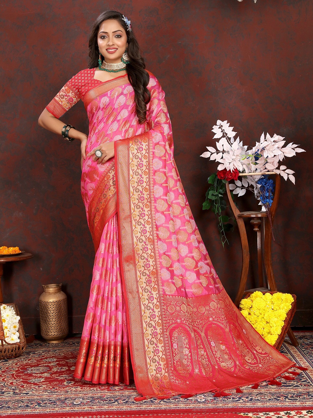 

VEDANT VASTRAM Ethnic Motifs Zari Organza Kanjeevaram Saree with Tassels, Pink