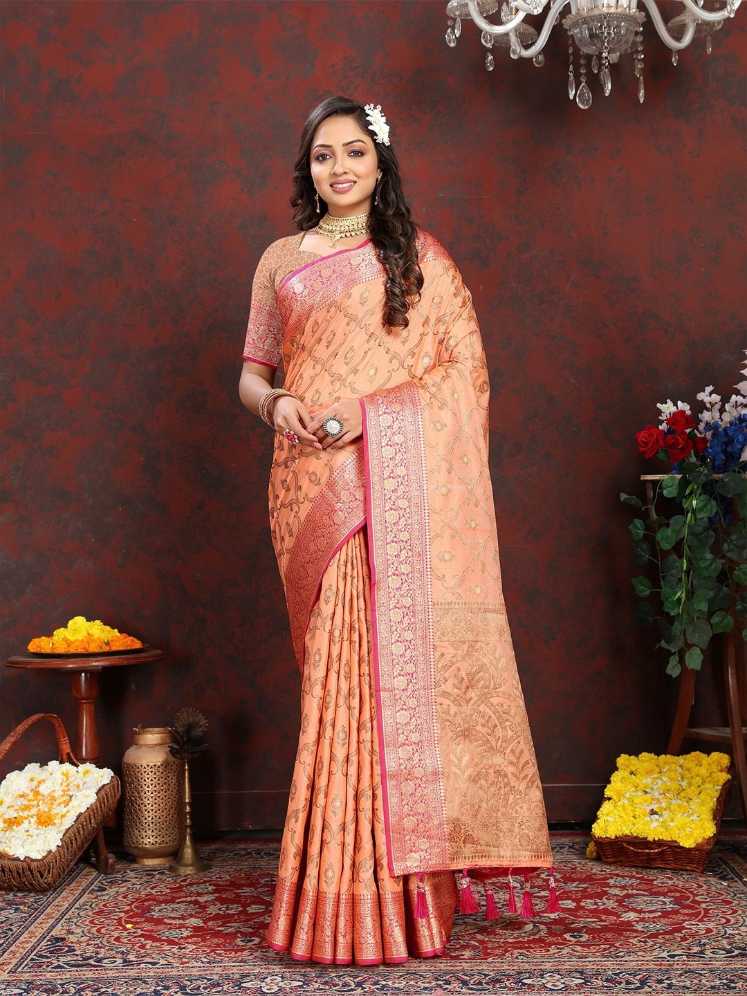 

VEDANT VASTRAM Ethnic Motifs Zari Banarasi Saree, Peach