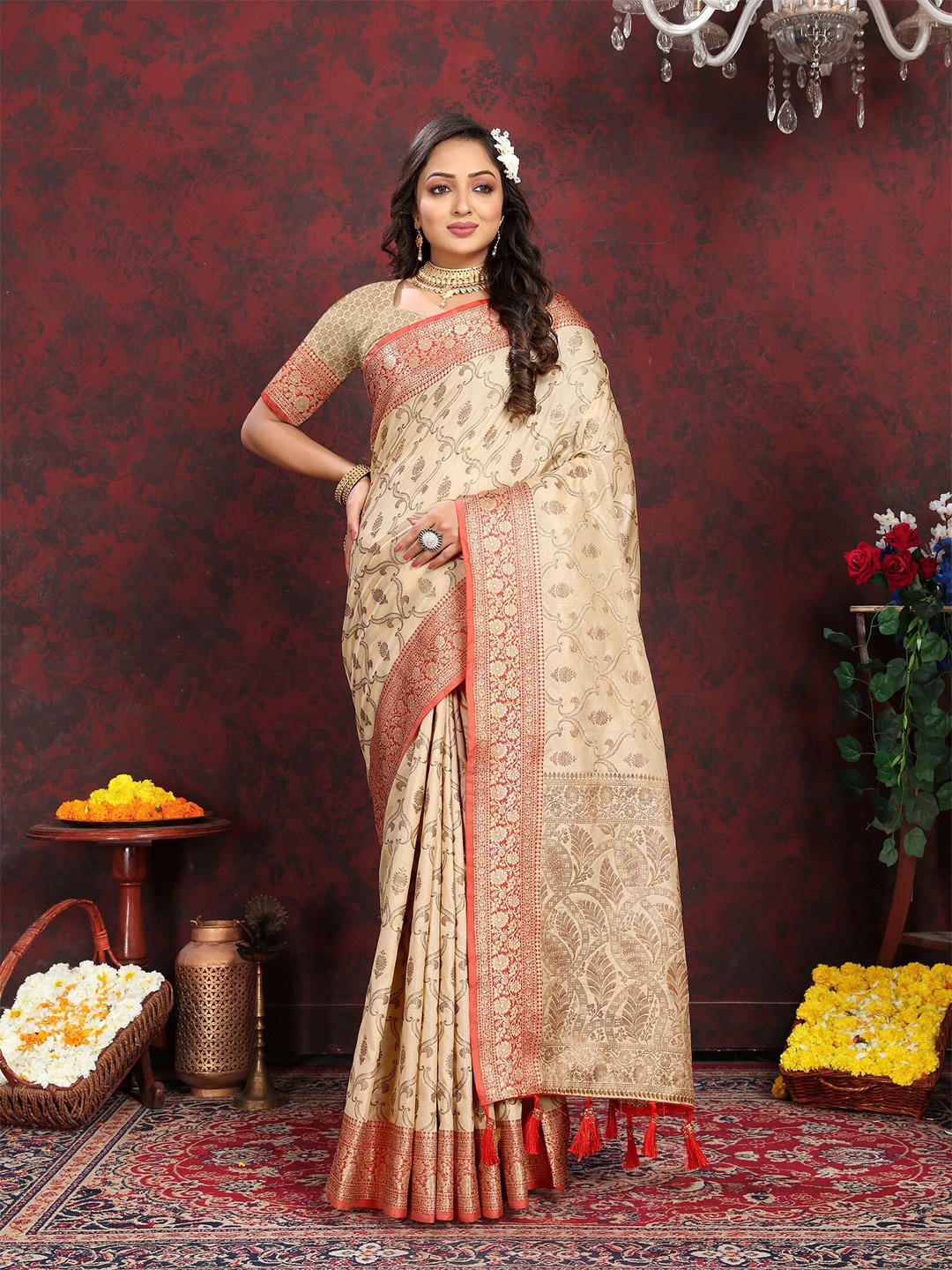 

VEDANT VASTRAM Ethnic Motifs Woven Design Saree, Beige
